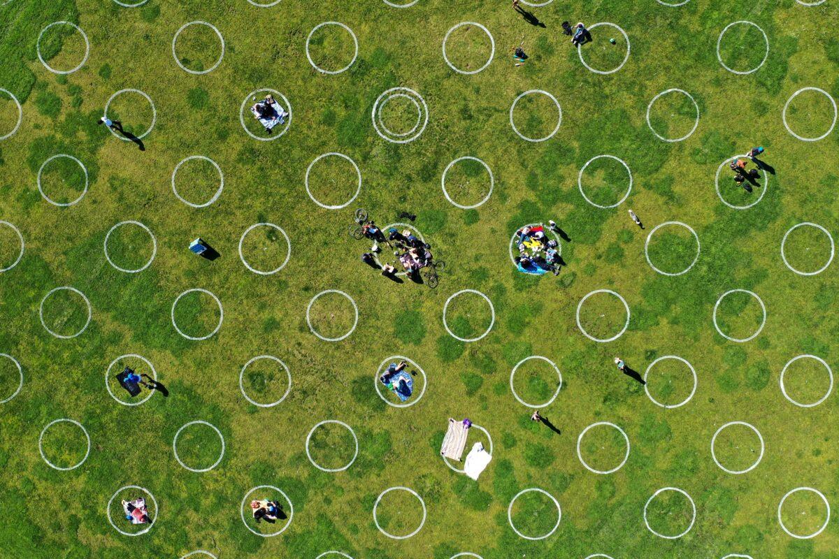 New social distancing circles are shown at Dolores Park in San Francisco, Calif., on May 20, 2020. (Justin Sullivan/Getty Images)