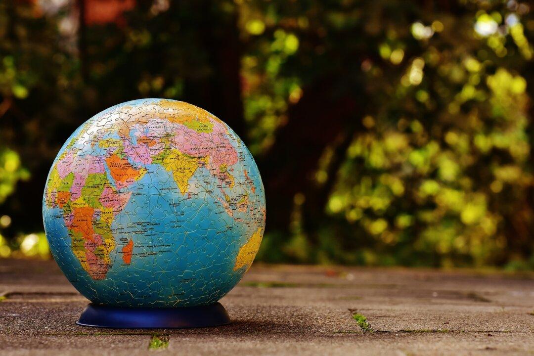 Australian Geographic Returns to Stores