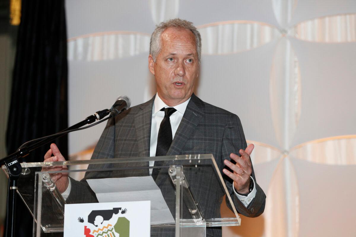 Louisville Mayor Greg Fischer speaks at the Kentucky Center for African American Heritage Museum in Louisville, Ky., on Sept. 25, 2019. (Michael Hickey/Getty Images)