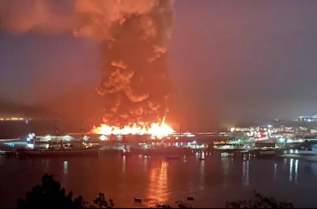 Firefighters Are Battling a 4-Alarm Fire on Pier 45 in San Francisco