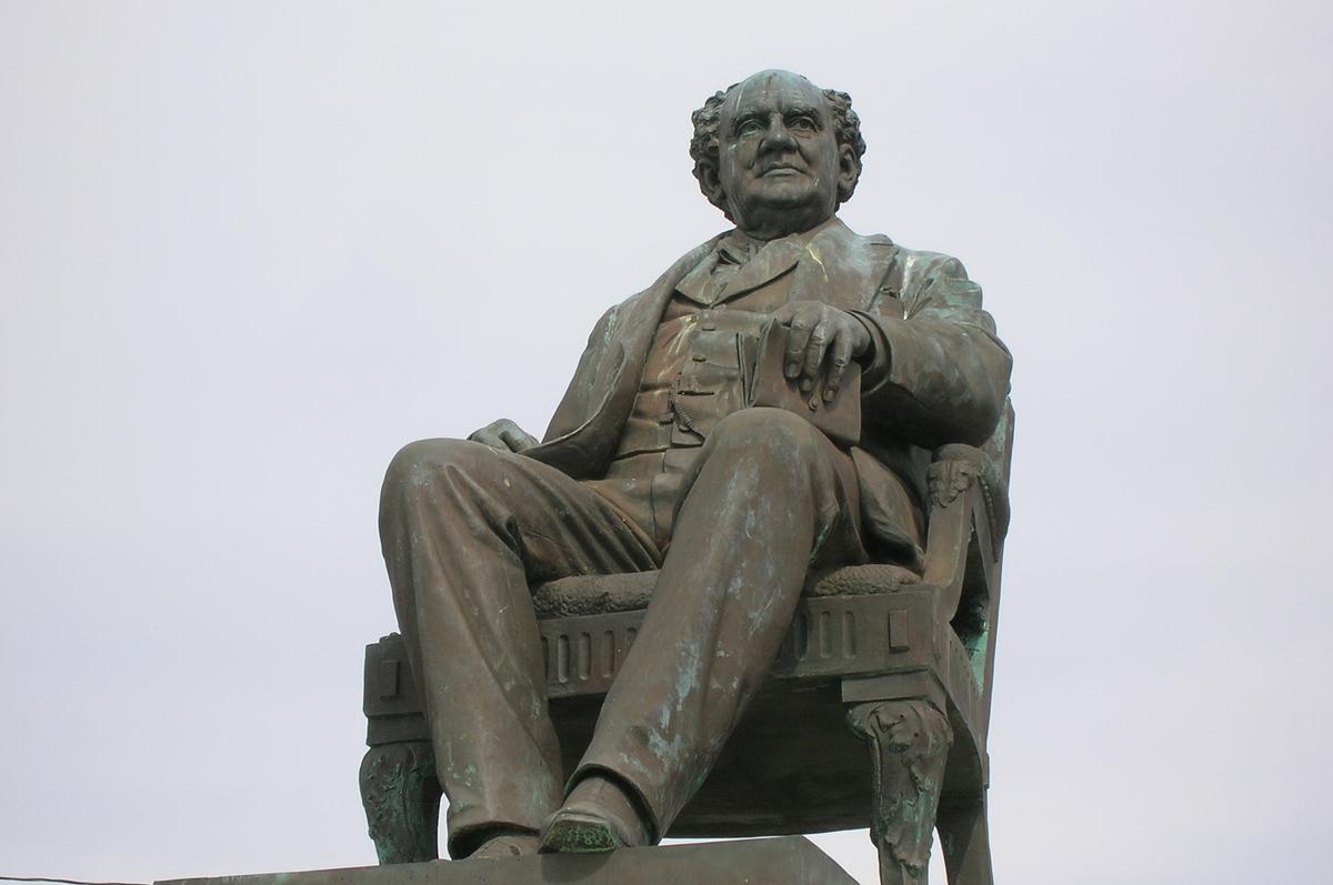 Book Review: ‘Barnum: An American Life’