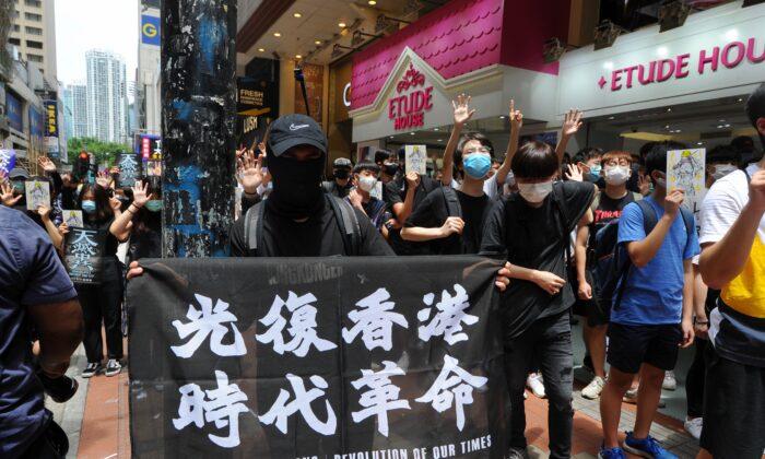 Hong Kong Protesters Preparing to Take Their Fight to City’s Legislative Building