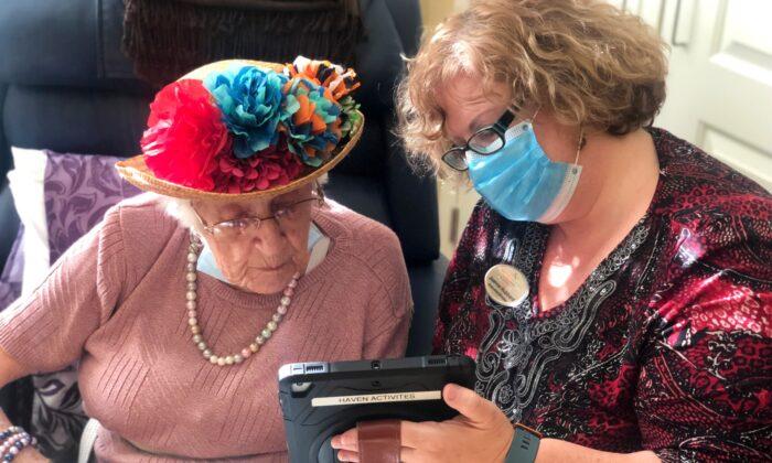 Seniors Facility Uses Digital Chat Platform to Connect Residents, Families