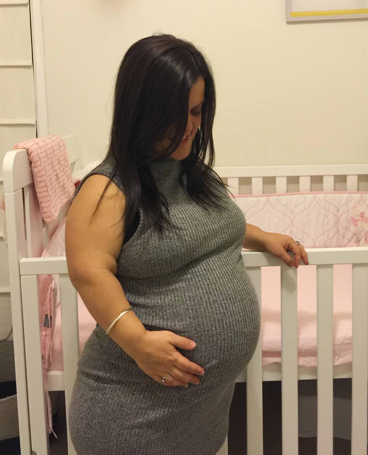 Alyssa pregnant with Sienna (Caters News)