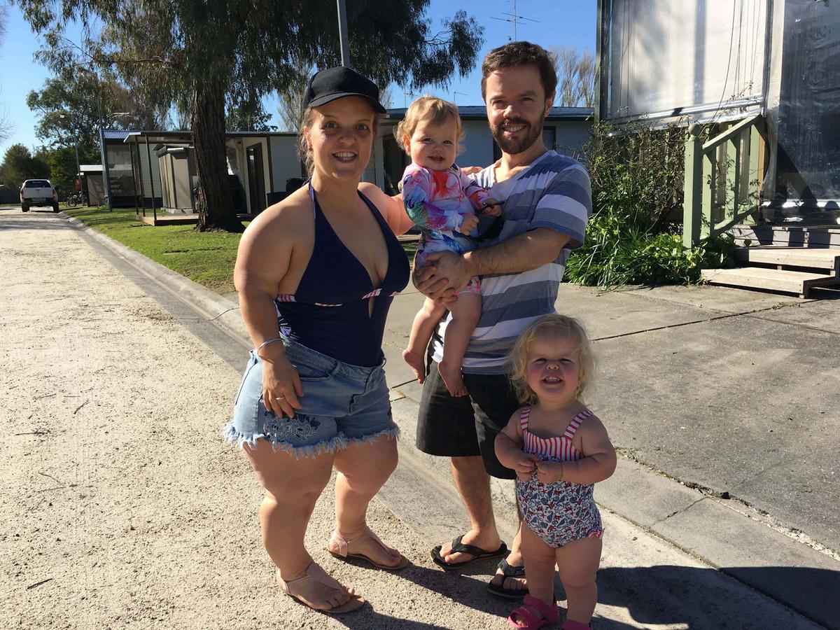 Alyssa Biddle and fiance Jonathon with toddler Sienna and baby Bonnie, Melbourne, Victoria, Australia (Caters News)