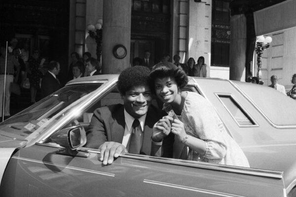 Wes Unseld and his wife Connie hold the keys to their new Thunderbird, presented to him by Sport magazine in New York, on June 12, 1978. (Marty Lederhandler/AP Photo)
