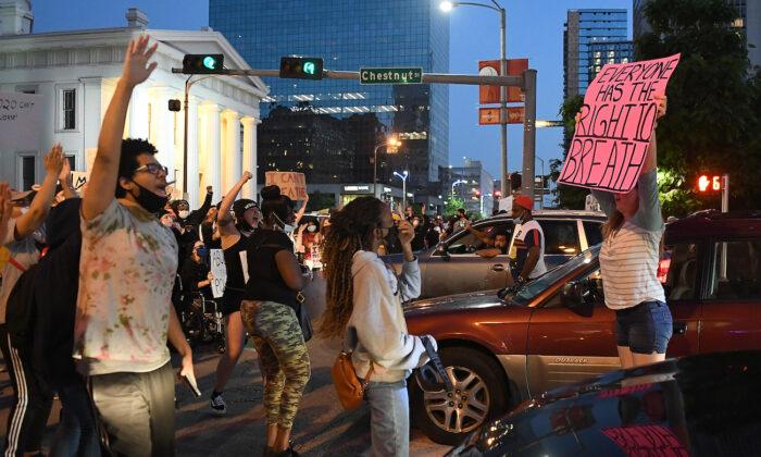Missouri Attorney General Says All St. Louis Looters, Rioters Were Released