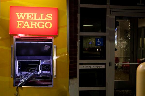 A broken ATM at a Wells Fargo Bank at Park West Town Center in West Philadelphia, on May 31, 2020. (Tyger Williams/The Philadelphia Inquirer/AP)