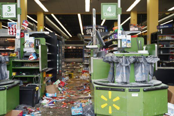 A Walmart that had been looted the night before is seen in the Chicago neighborhood of Bronzeville, on June 1, 2020. (Cara Ding/The Epoch Times)