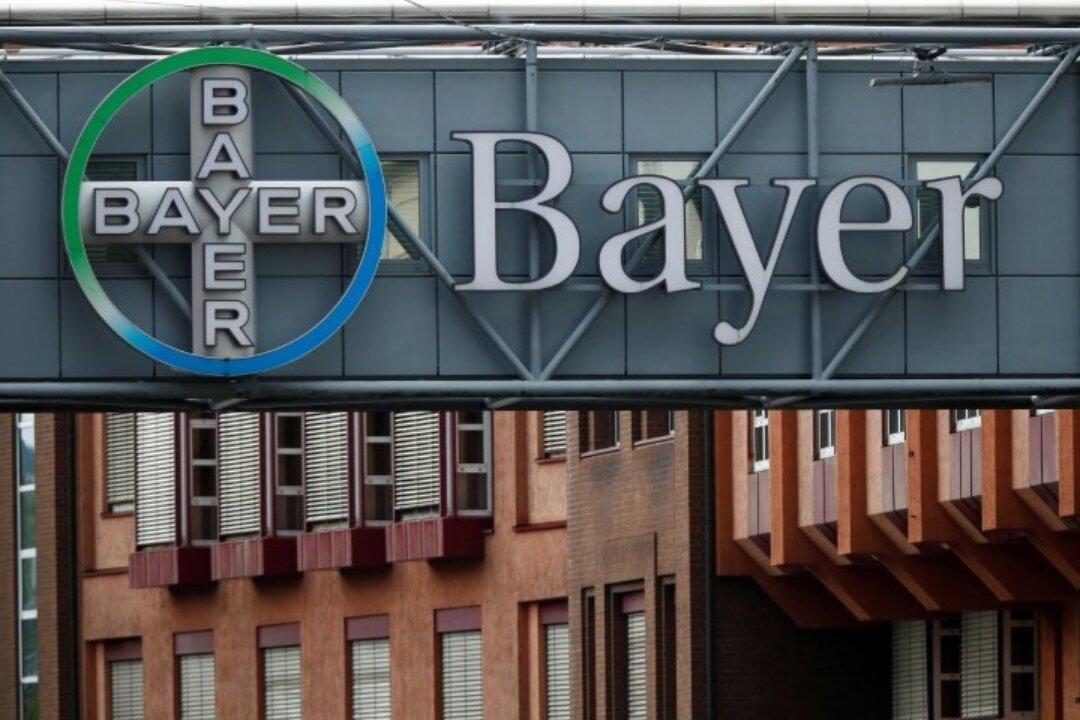 US Court Blocks Sales of Bayer Weed Killer