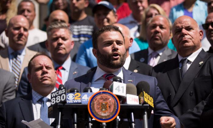 New York Councilman Urges Trump to Revoke Benefits of People Arrested for Looting