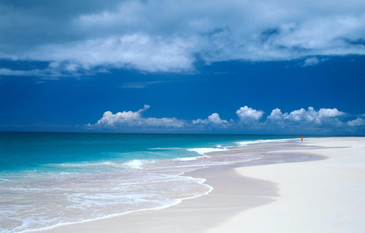 Barbuda Beach. (Antigua and Barbuda Tourism Authority)