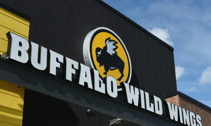 Lawsuit Against Buffalo Wings Results in Surprise Admission on Key Ingredient
