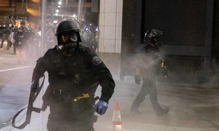 Federal Judge Orders Detroit Police to Stop Using Batons, Gas, Chokeholds on ‘Peaceful Protesters’