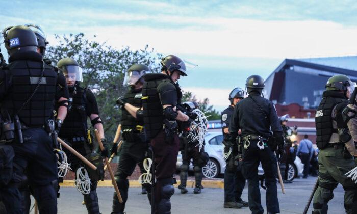 Minnesota Officers Slashed Car Tires During Protests