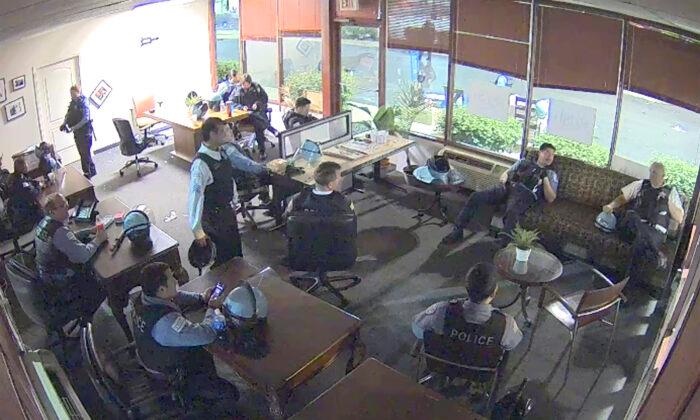 13 Chicago Police Officers Lounged in Congressman’s Office During Rioting