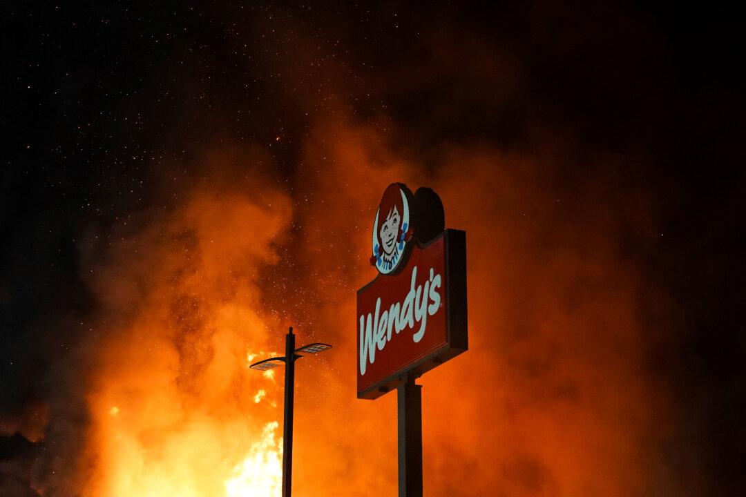 Atlanta Authorities Release New Photos of Wendy’s Arson Suspect