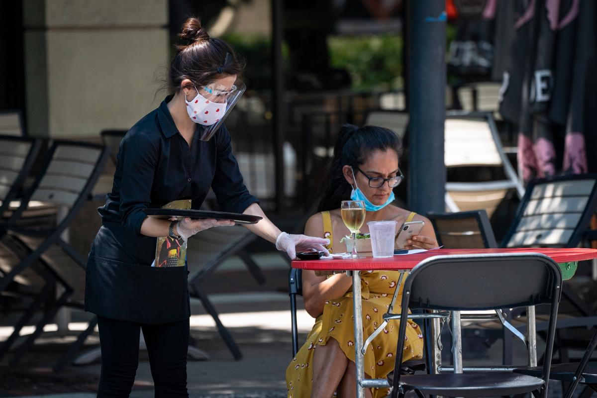 People Fully Vaccinated Against COVID-19 Don't Need to Wear Masks Outdoors: CDC