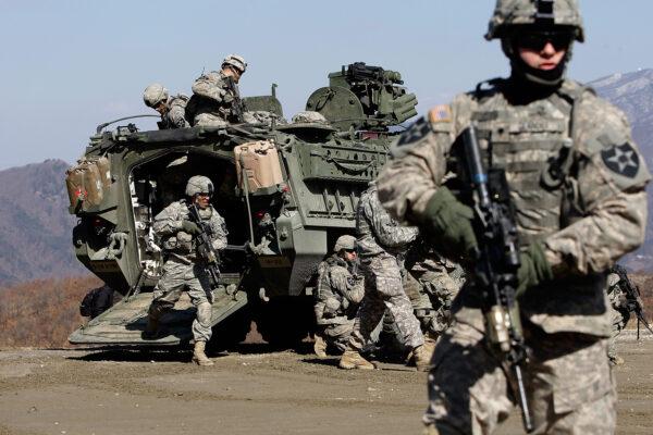 U.S. soldiers of the 2nd Infantry Division, Stryker Battalion Combat Team from Fort Lewis, Washington participate in Key Resolve/Foal Eagle exercise in Pocheon, South Korea on March 7, 2011. (Chung Sung-Jun/Getty Images)