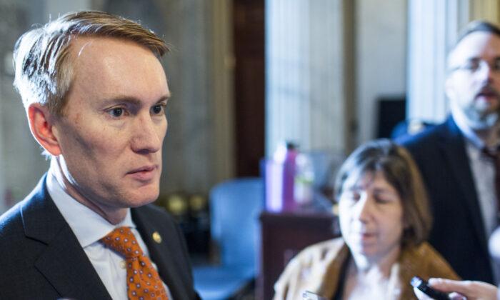 Police Should Ban Chokeholds, Says GOP Senator
