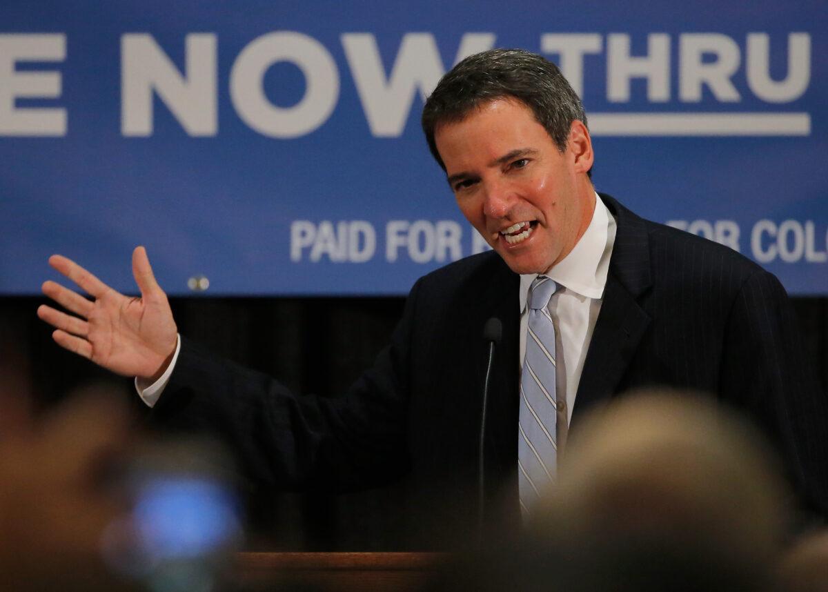 Andrew Romanoff speaks at a rally in Aurora, Colo., on Oct. 21, 2014. (Doug Pensinger/Getty Images)