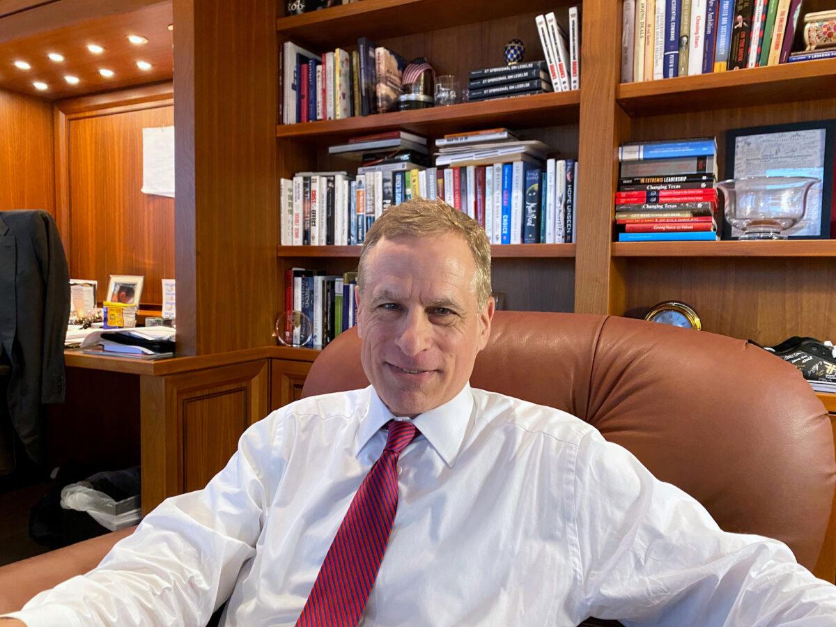 Dallas Federal Reserve Bank President Robert Kaplan speaks during an interview in his office at the bank's headquarters in Dallas, Tx., on Jan. 9, 2020. (Reuters/Ann Saphir/File Photo)