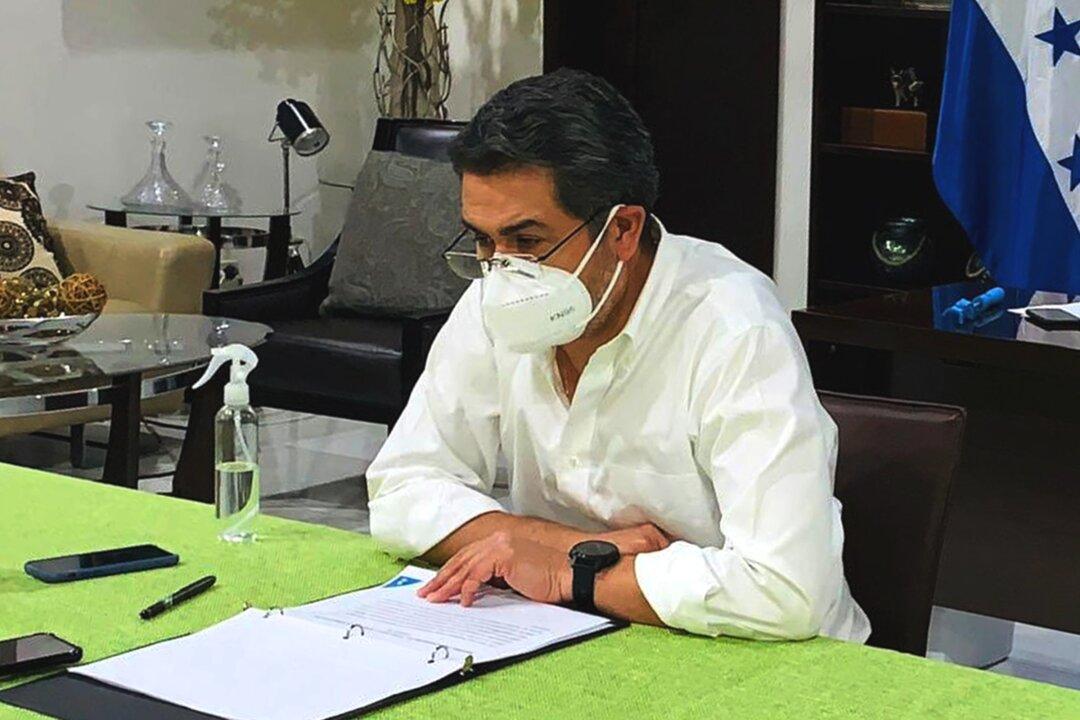 President of Honduras Says He and His Wife Have CCP Virus