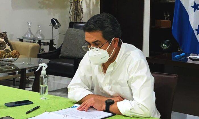 President of Honduras Says He and His Wife Have CCP Virus