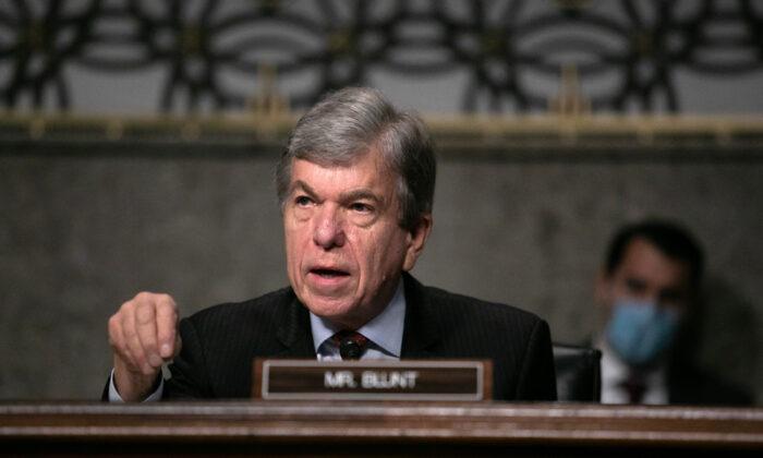Blunt Urges Biden to Cut Infrastructure Package by 70 Percent for ‘Easy Win’ on GOP Backing