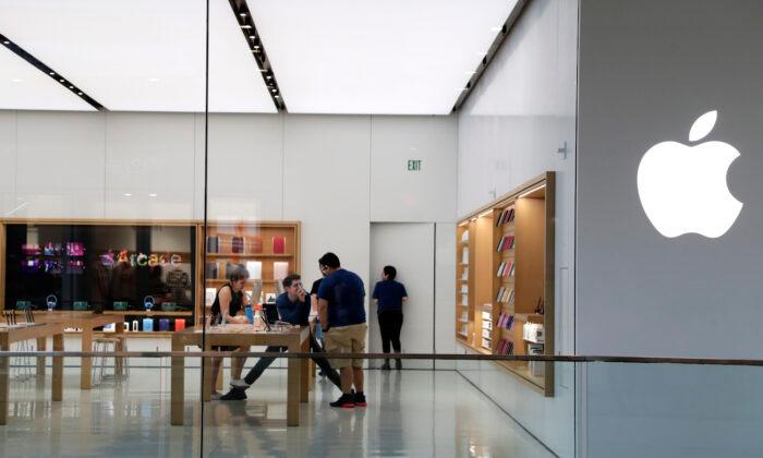 Apple Re-closes Some Stores, Raising Economic Concerns