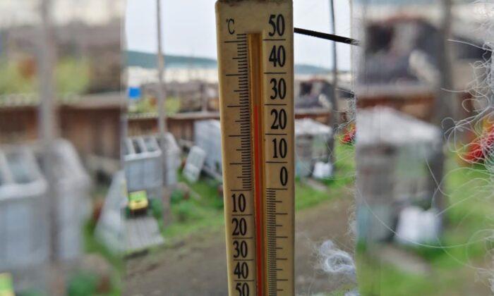 Temperature Hits 100 F Degrees in Arctic Russian Town