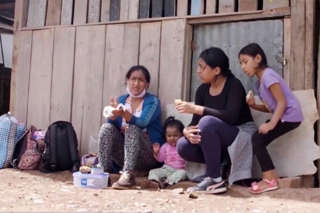 Mom Flees Home to the Amazon From COVID-19 Lockdown in Peru, Walks Hundreds of Miles With Daughters