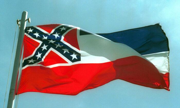 Mississippi to Choose New State Flag After Vote to Remove Confederate Symbol