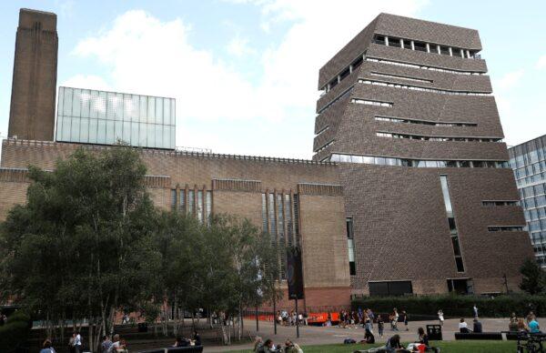 The Tate Modern, including the 10th-floor viewing platform from where a 6-year-old child was thrown, in London on Aug. 6, 2019. (Peter Nicholls/File Photo/Reuters)