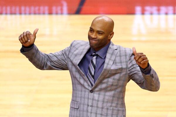 Former Toronto Raptors player Vince Carter waves to the crowd during Game Five of the 2019 NBA Finals between the Golden State Warriors and the Toronto Raptors at Scotiabank Arena in Toronto, Canada, on June 10, 2019. (Vaughn Ridley/Getty Images)