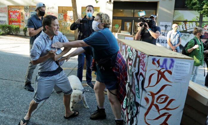 Seattle Mayor Meets With Protesters Over Dismantling Zone