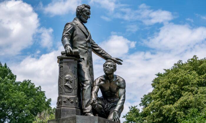Democrats Propose Abraham Lincoln Statue Removal