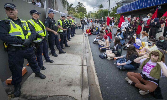 Almost 40 Arrested at Rowdy Qld Protest