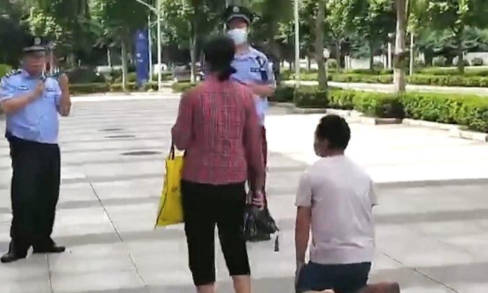 Demolition Workers Beat 86-Year-Old Woman to Death in Southern China