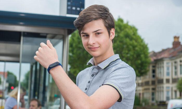 Teen Invents a Watch That Warns You About Touching Your Face so You Don’t Catch the Flu