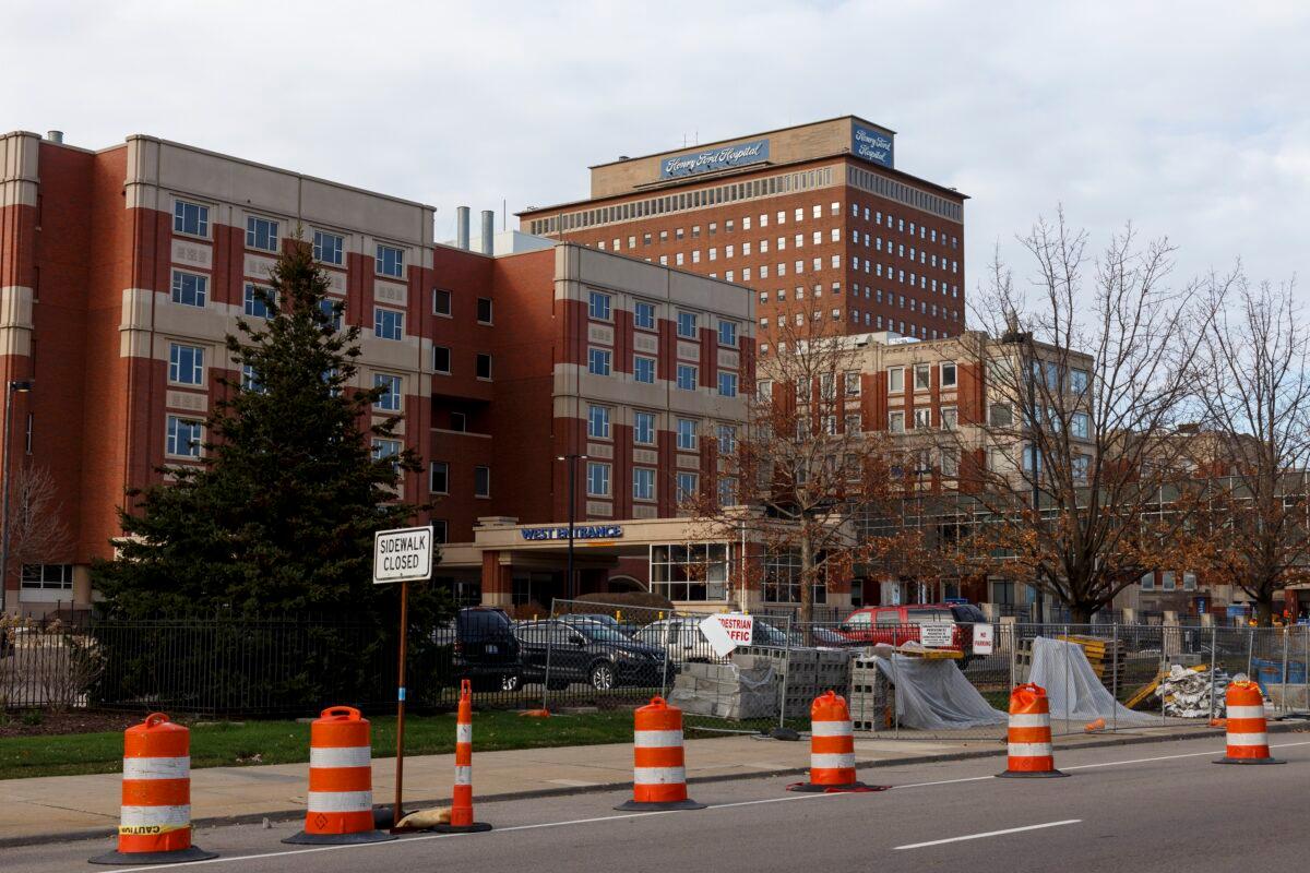 A view of the front entrance to Henry Ford Hospital in Detroit, Mich., on April 8, 2020. (Elaine Cromie/Getty Images)