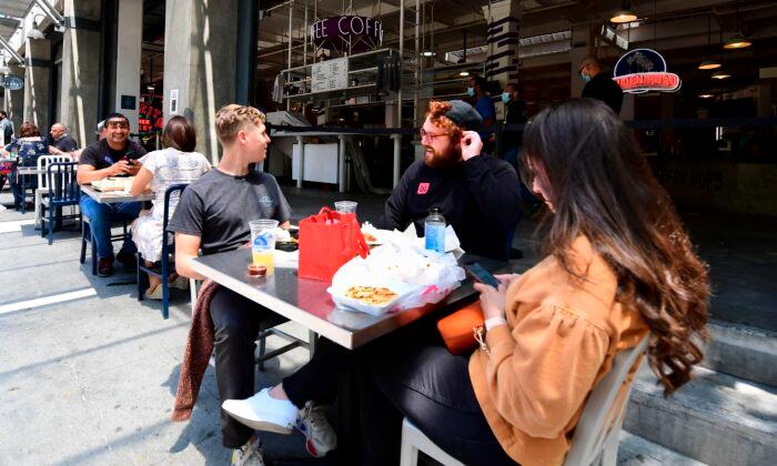 Los Angeles City Council Makes Outdoor Dining a Permanent Option