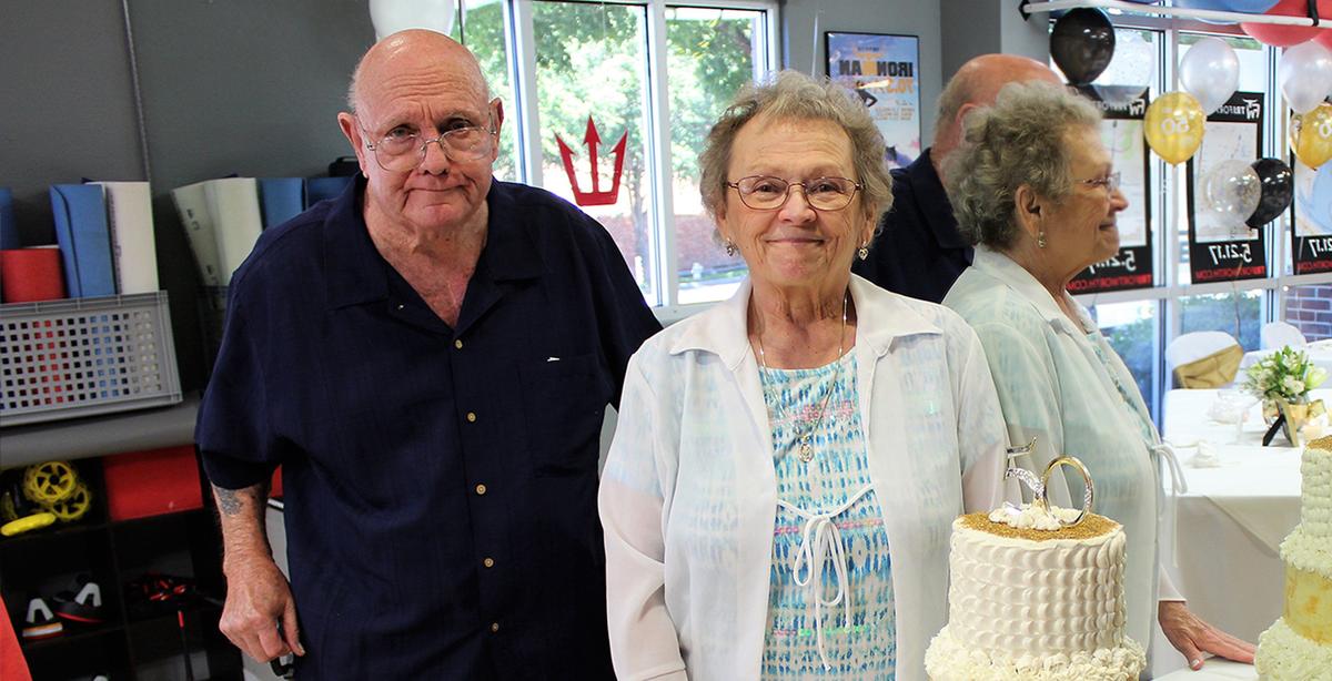 Couple Married for 53 Years Die From COVID-19 Within an Hour of Each Other, Holding Hands