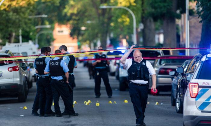 Police: 70 People Shot, 10 Fatally, in Chicago Weekend Shootings