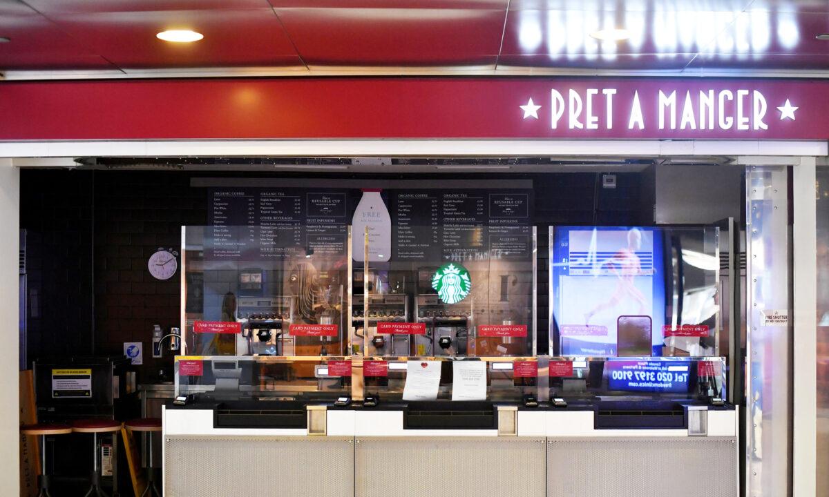 Protective screens are seen at a Pret a Manger store in a shopping centre in Canary Wharf, following the outbreak of the coronavirus disease (COVID-19), in London, Britain, on May 27, 2020. (Dylan Martinez/Reuters)