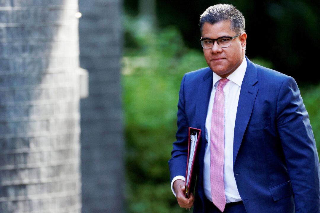 UK Says It Can Draw Investment and Defend Values After Huawei Row