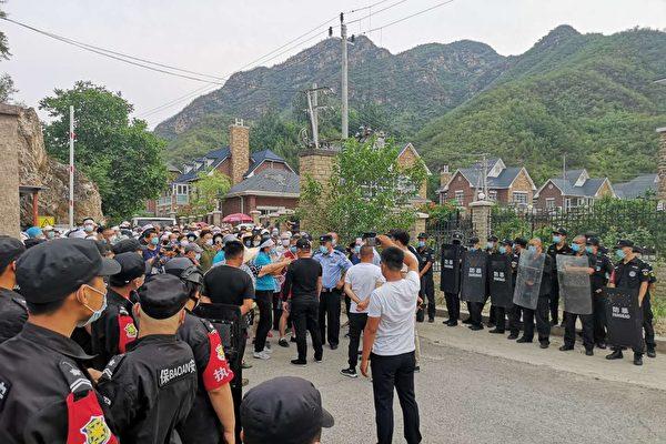 Protest Over Forced Demolition Escalates in Beijing