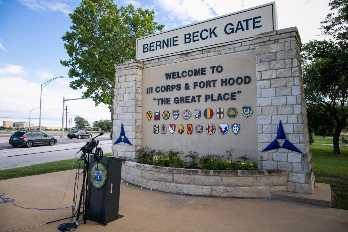 An entrance to Ford Hood in Fort Hood, Texas, in a 2016 file photograph. (Drew Anthony Smith/Getty Images)
