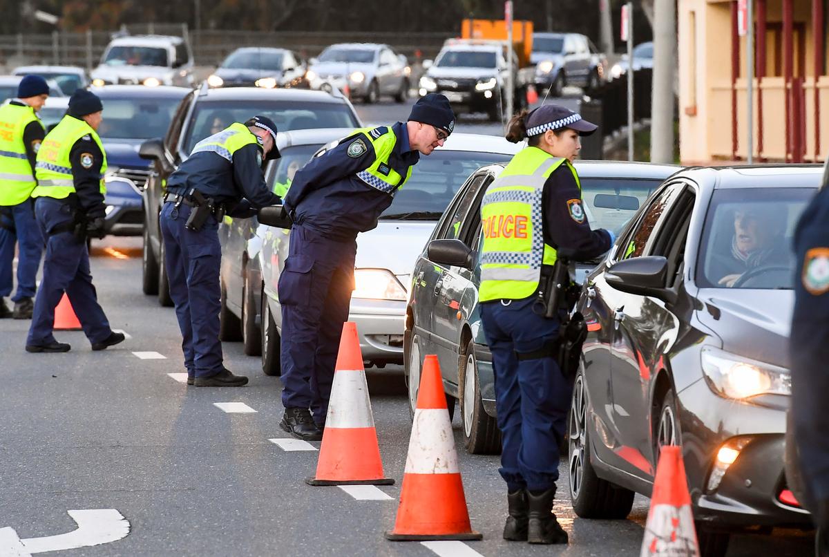 Cops Find $1 Million Cash in South Australia Border Crossing Bust