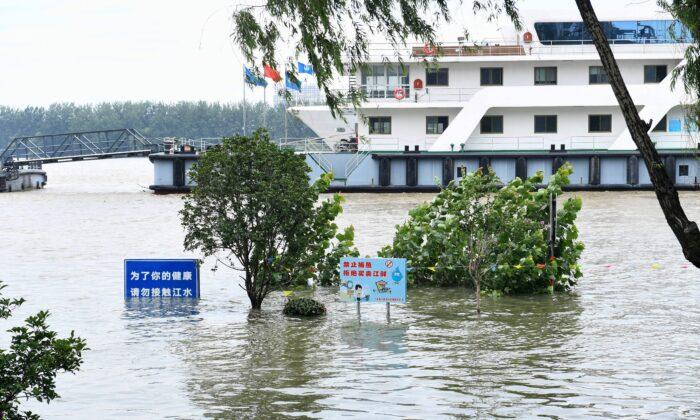 Flooding and Earthquakes Devastate Chinese Provinces, as Jiangxi Announces ‘Wartime’ Preparations